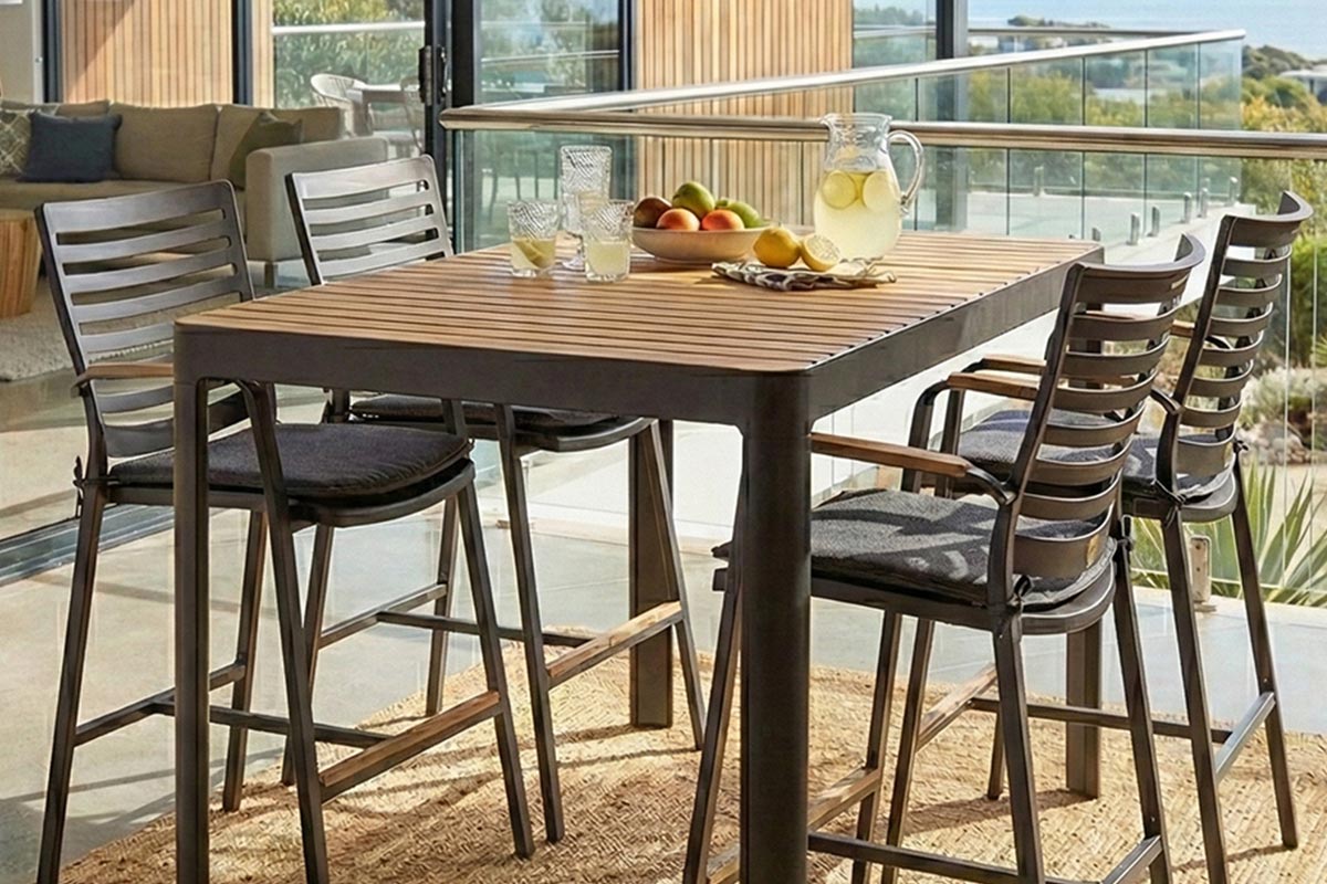 Balcony & Bar Settings