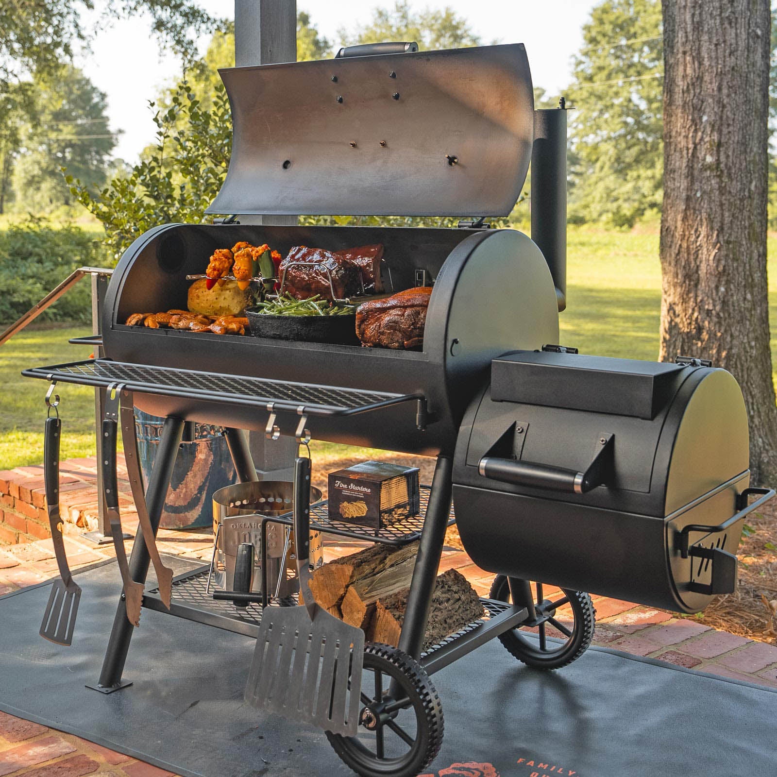 Oklahoma Joe's Highland Reverse Flow Offset Smoker