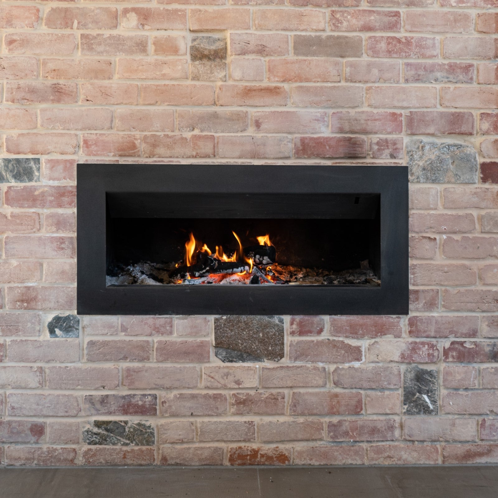 Billy Smoker Iconic Artist In-Built Open Fire Cooker