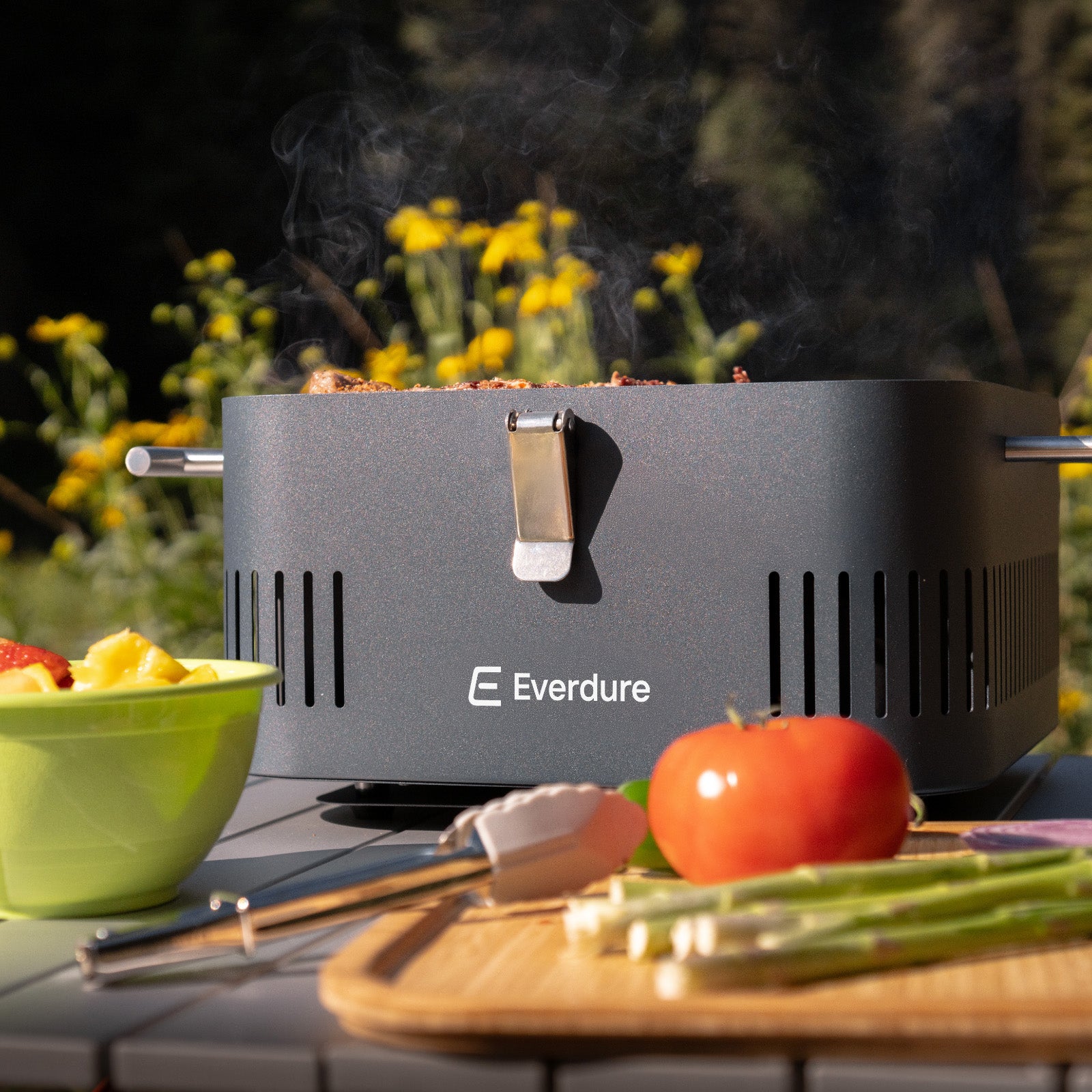 Everdure CUBE™ Portable Charcoal Barbeque