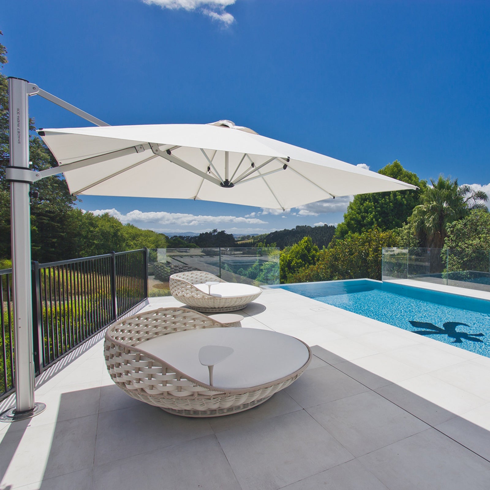 Instant Shade Eclipse V4 Cantilever Umbrellas