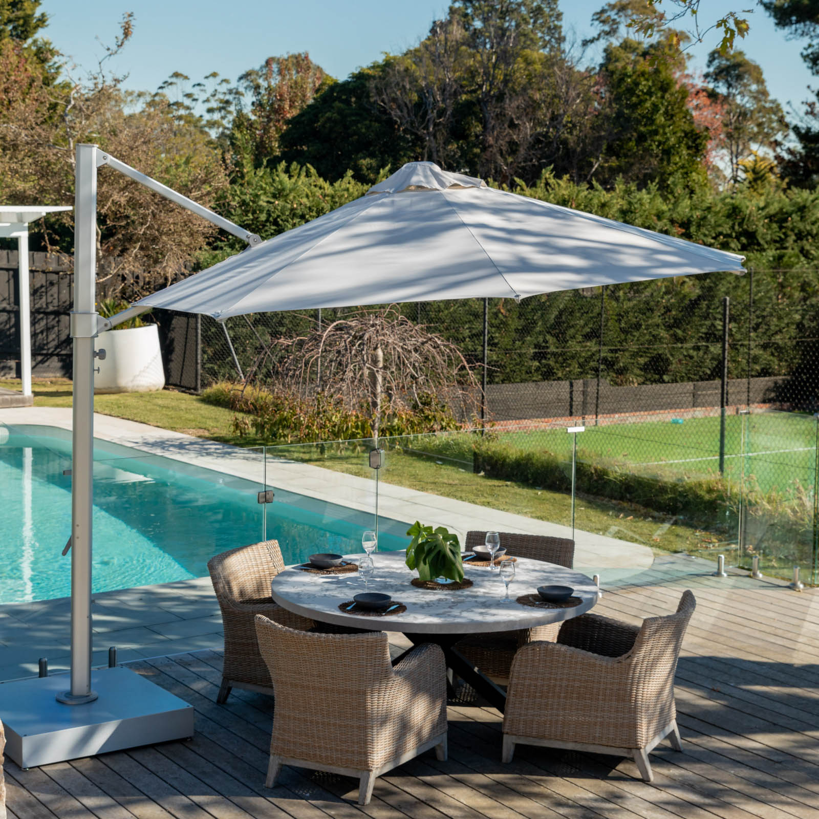 Instant Shade Aurora V2 Cantilever Umbrellas