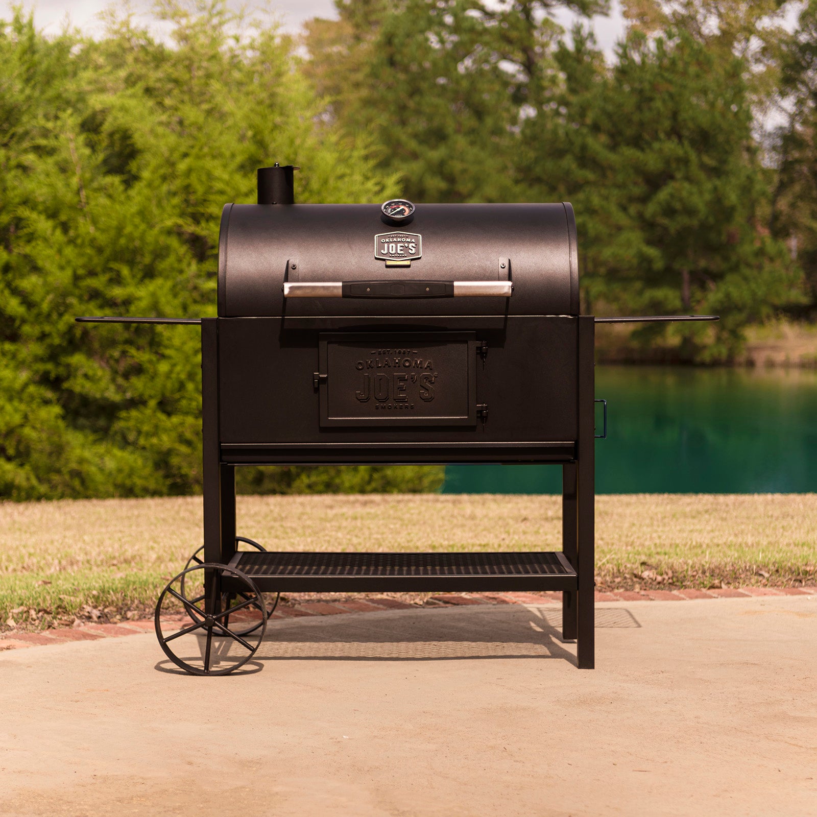Oklahoma Joe's Judge Charcoal Grill