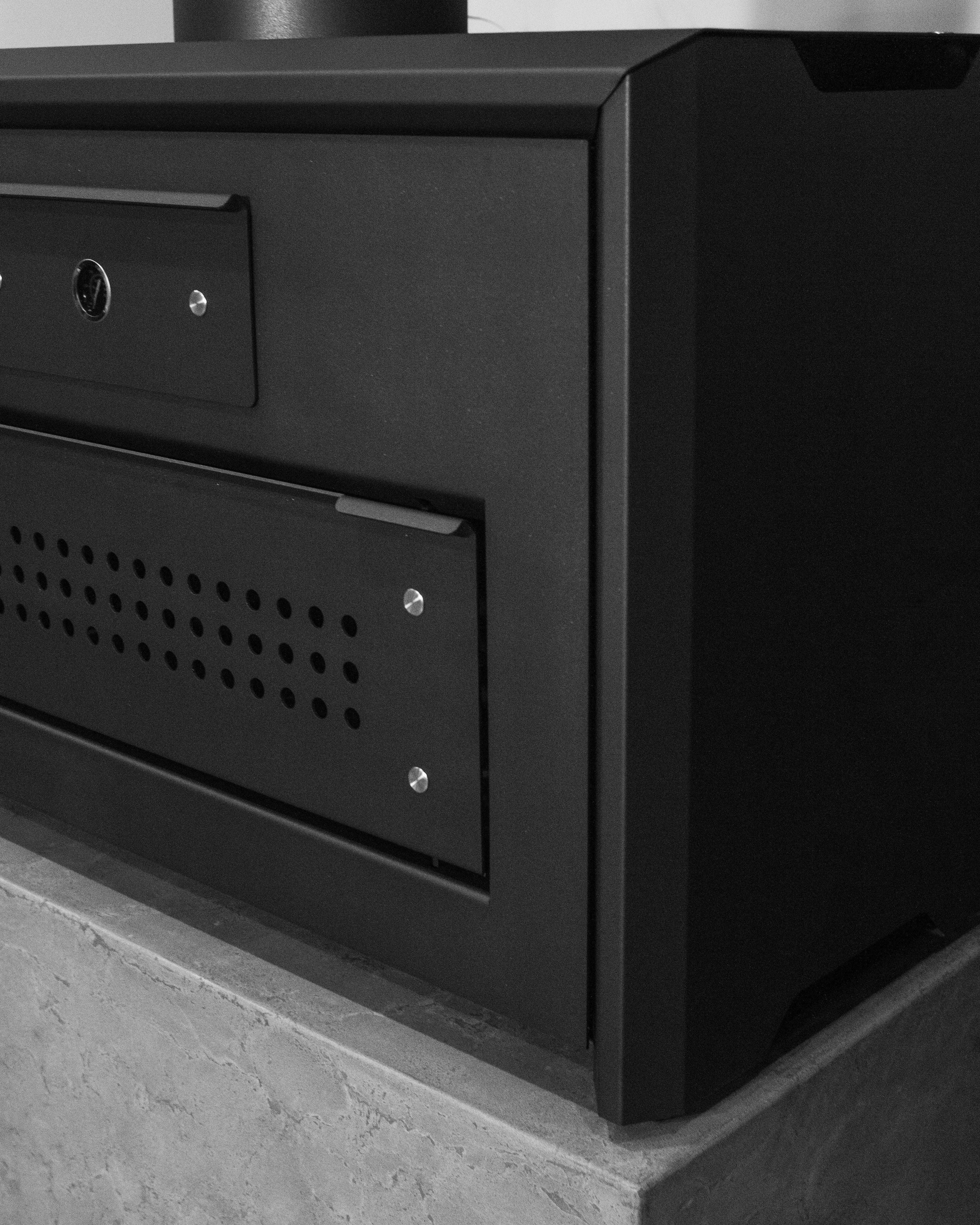 Billy Smoker Iconic Composer Open Fire Cooker