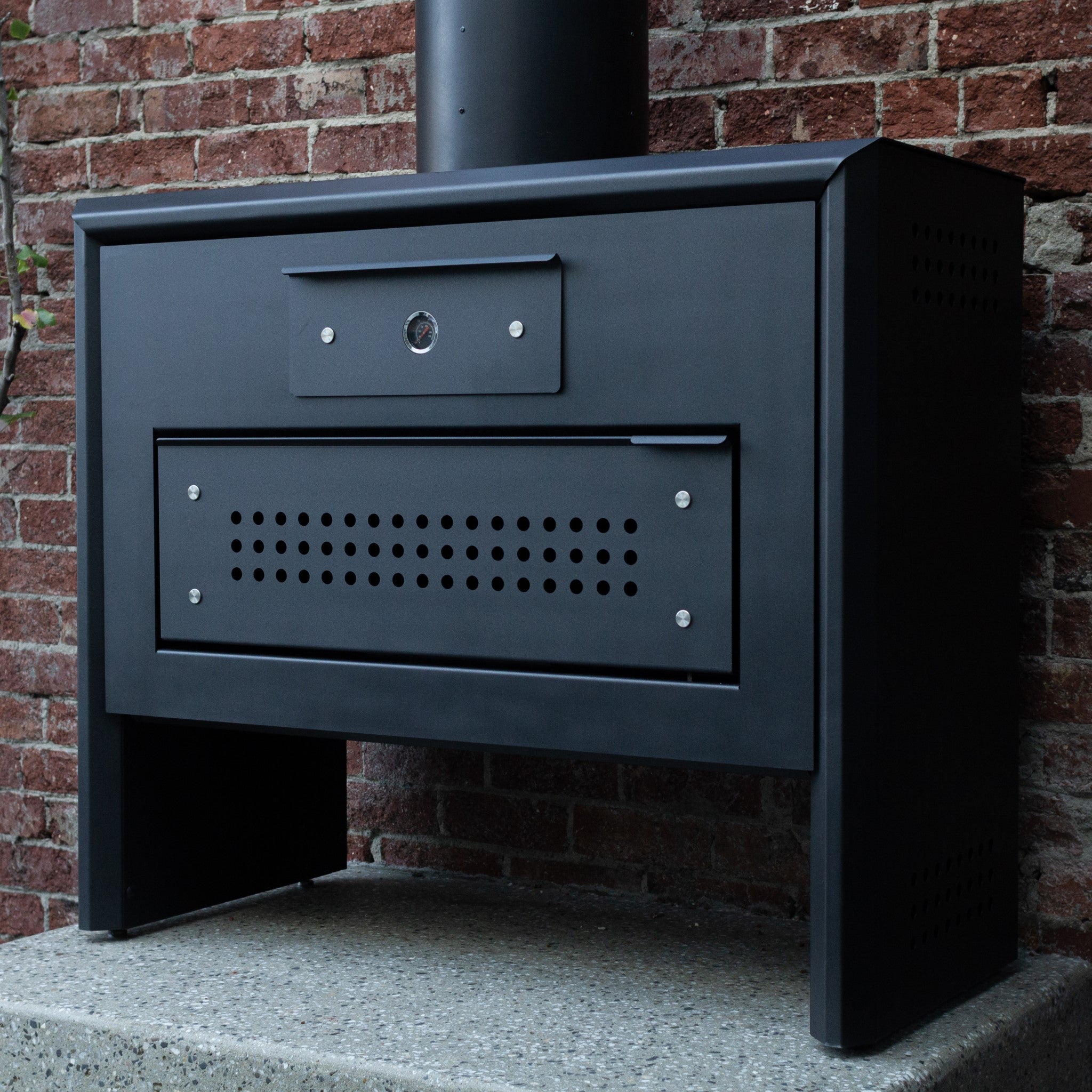 Billy Smoker Iconic Entertainer Open Fire Cooker