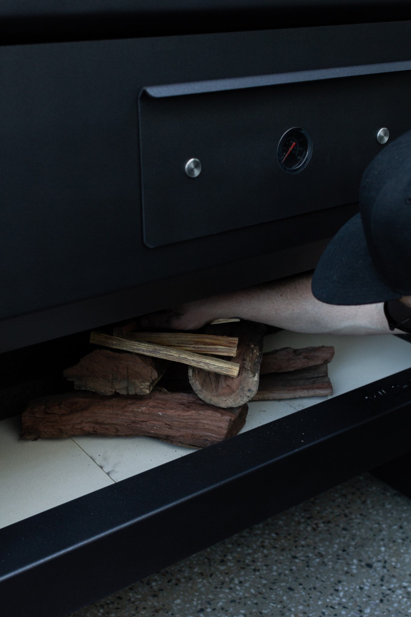 Billy Smoker Iconic Entertainer Open Fire Cooker