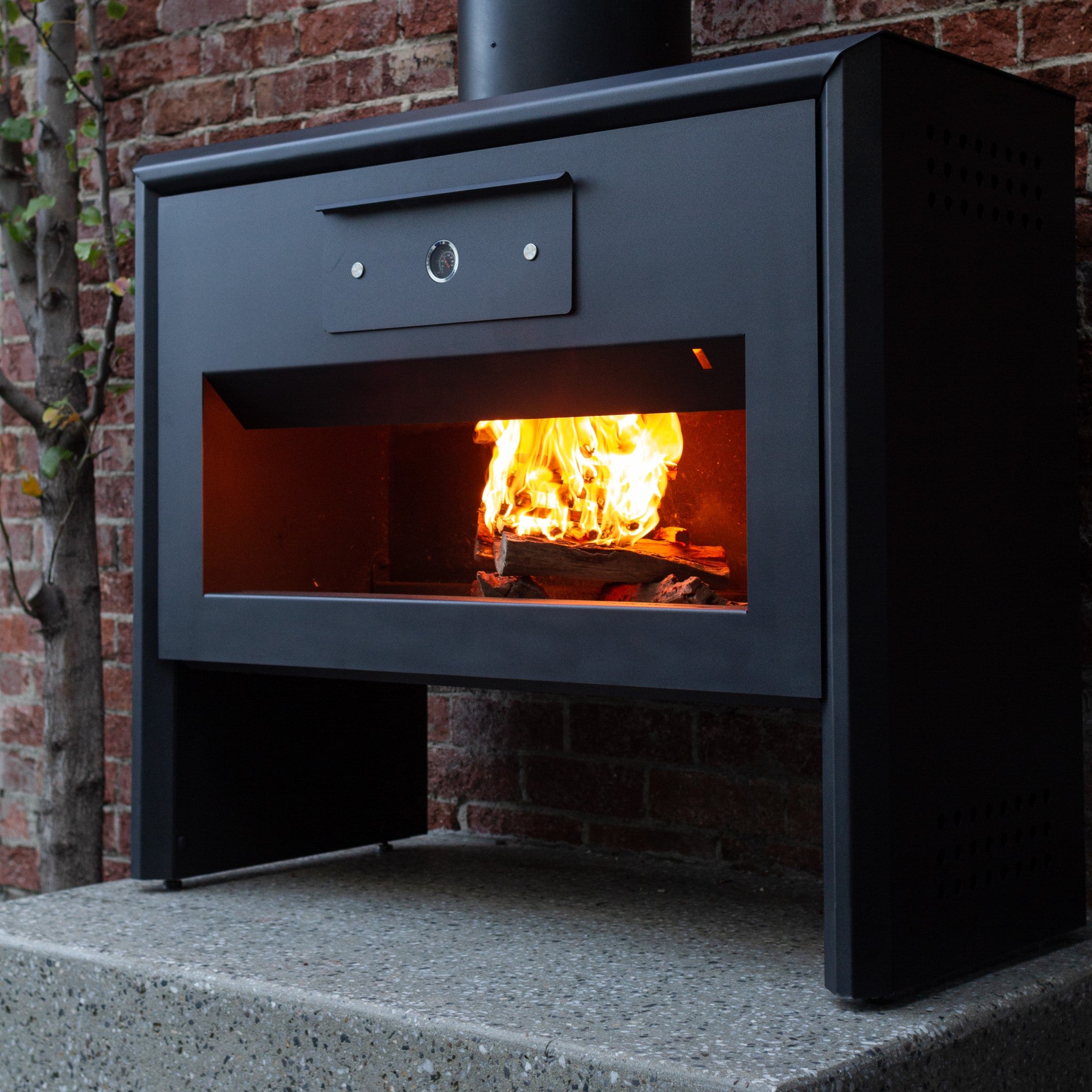 Billy Smoker Iconic Entertainer Open Fire Cooker