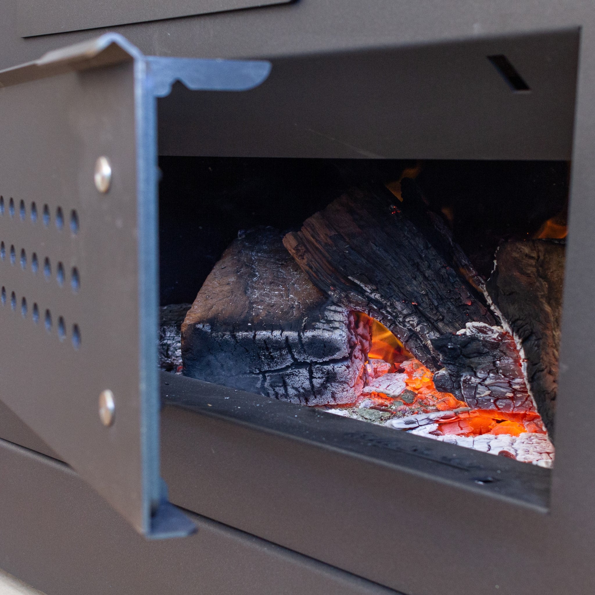 Billy Smoker Iconic Chef In-Built Open Fire Cooker