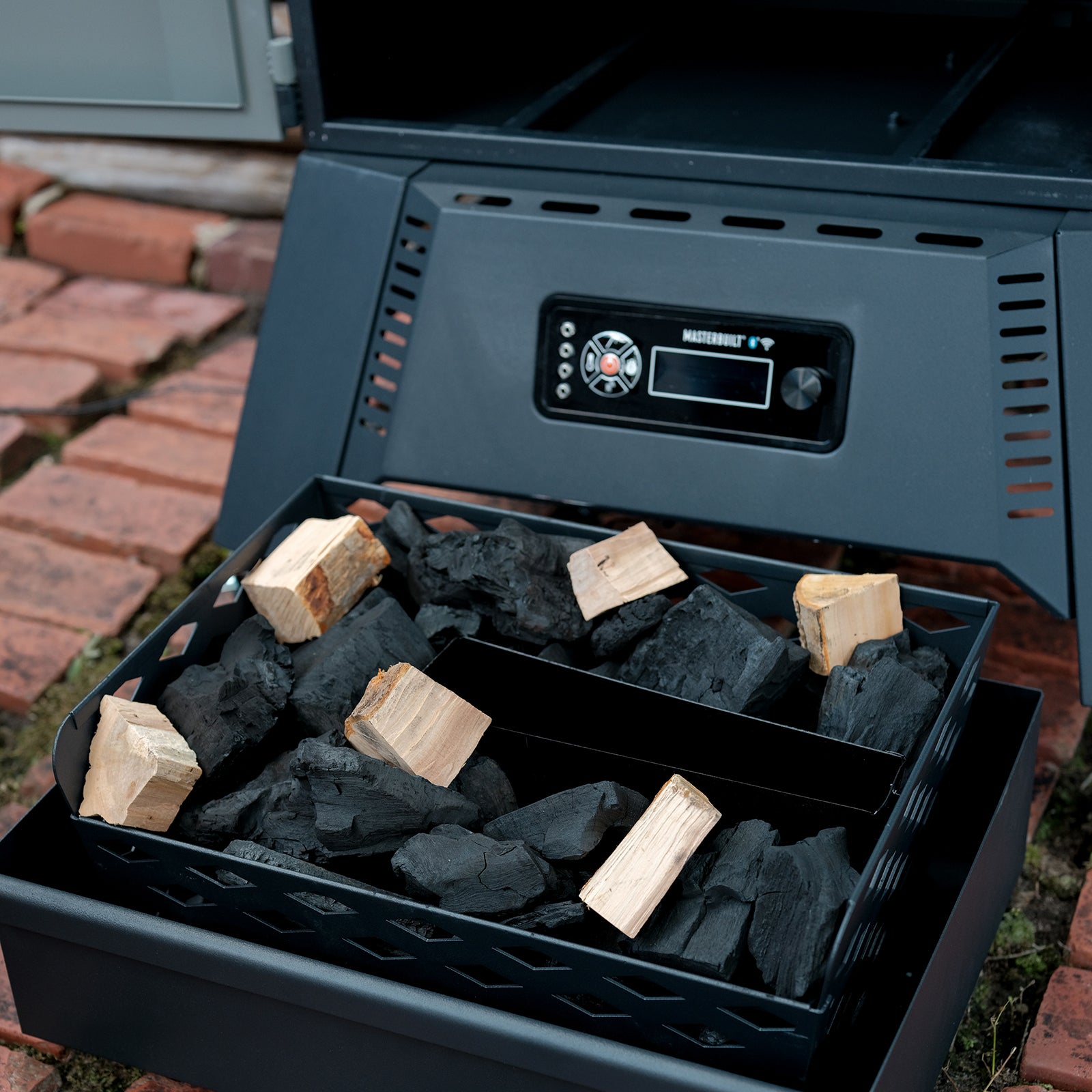 Masterbuilt 40" Digital Charcoal Smoker