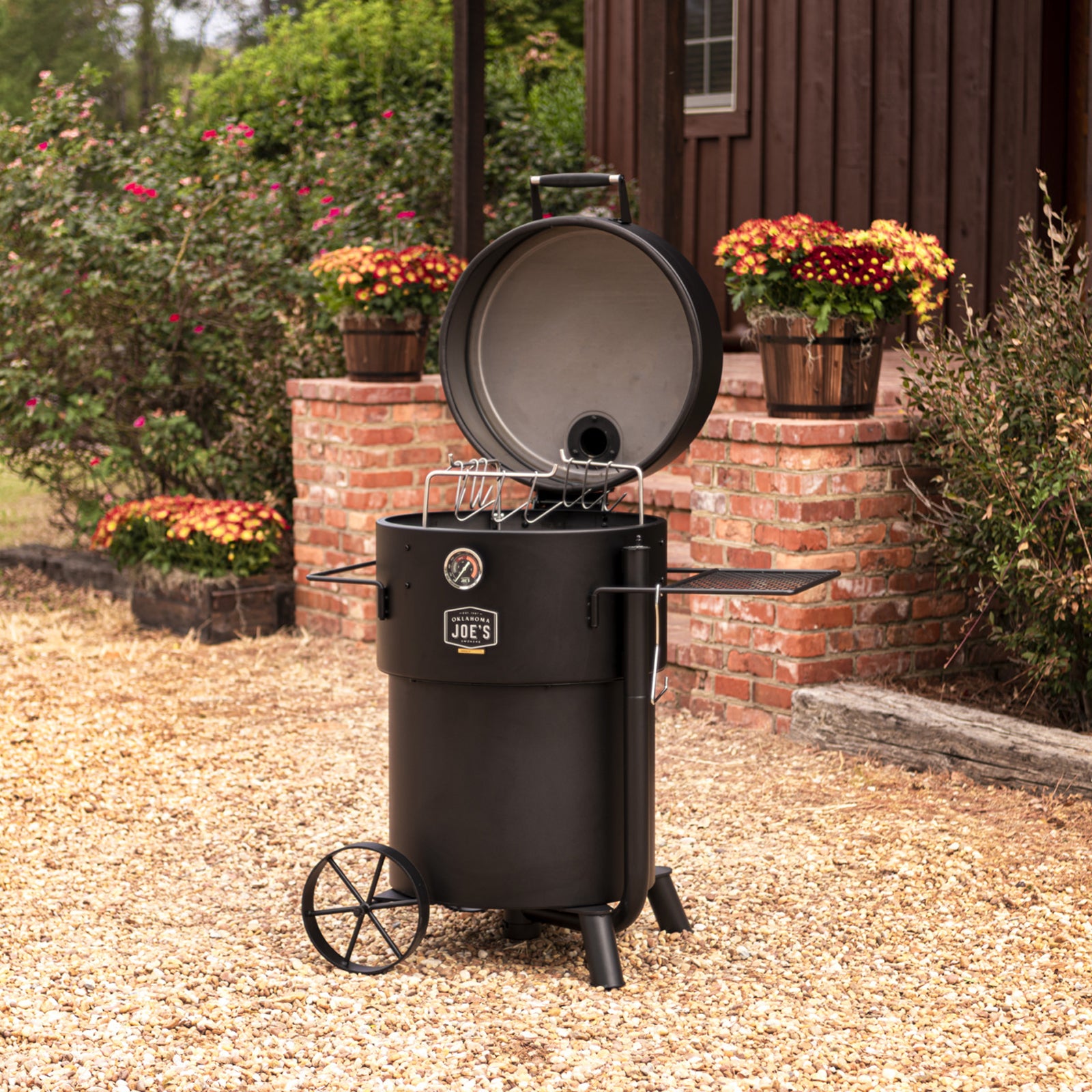 Oklahoma Joe's Bronco Pro Drum Smoker - Black