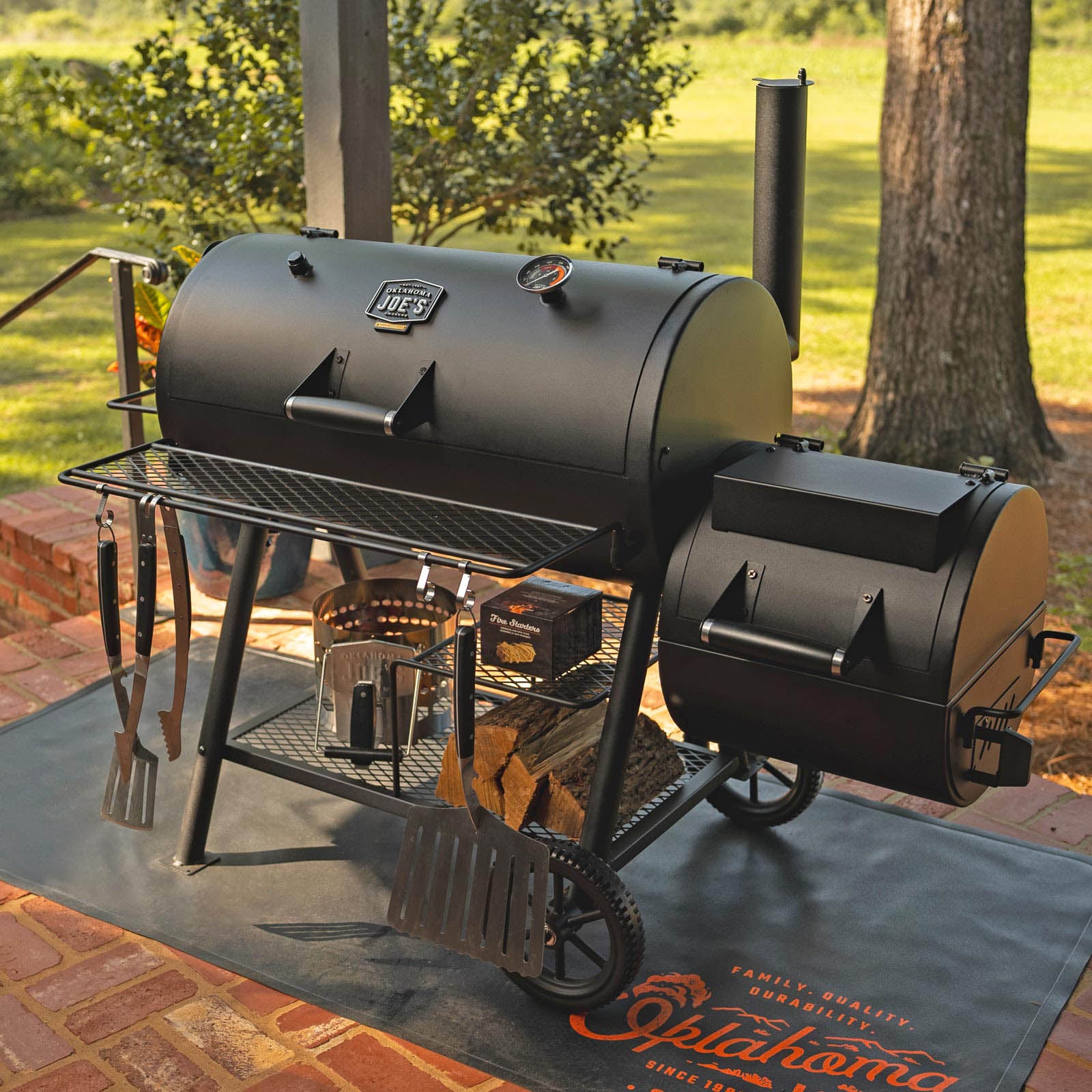Oklahoma Joe's Highland Reverse Flow Offset Smoker
