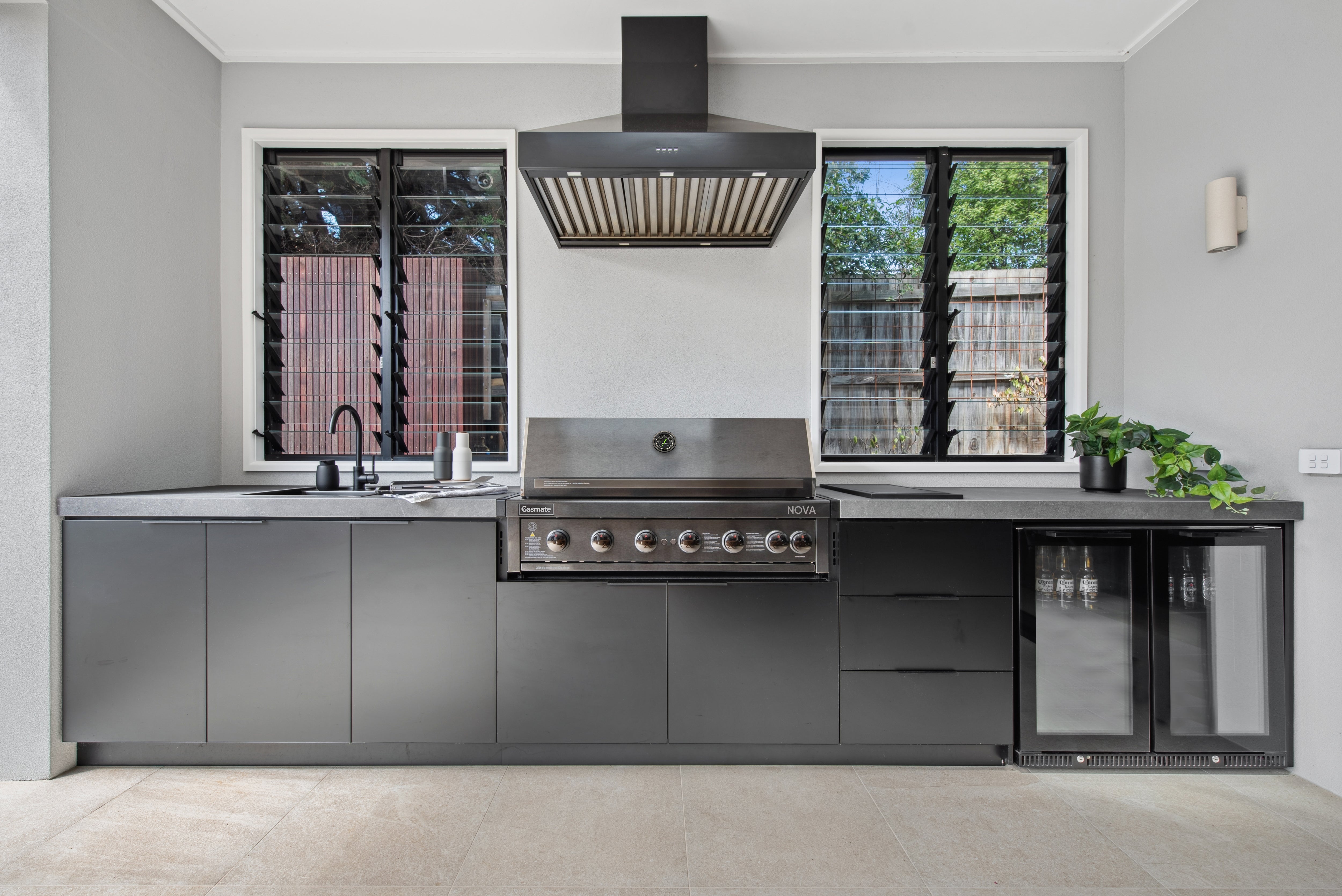 Gasmate Nova Graphite Classic 6 Burner BBQ (MK2)