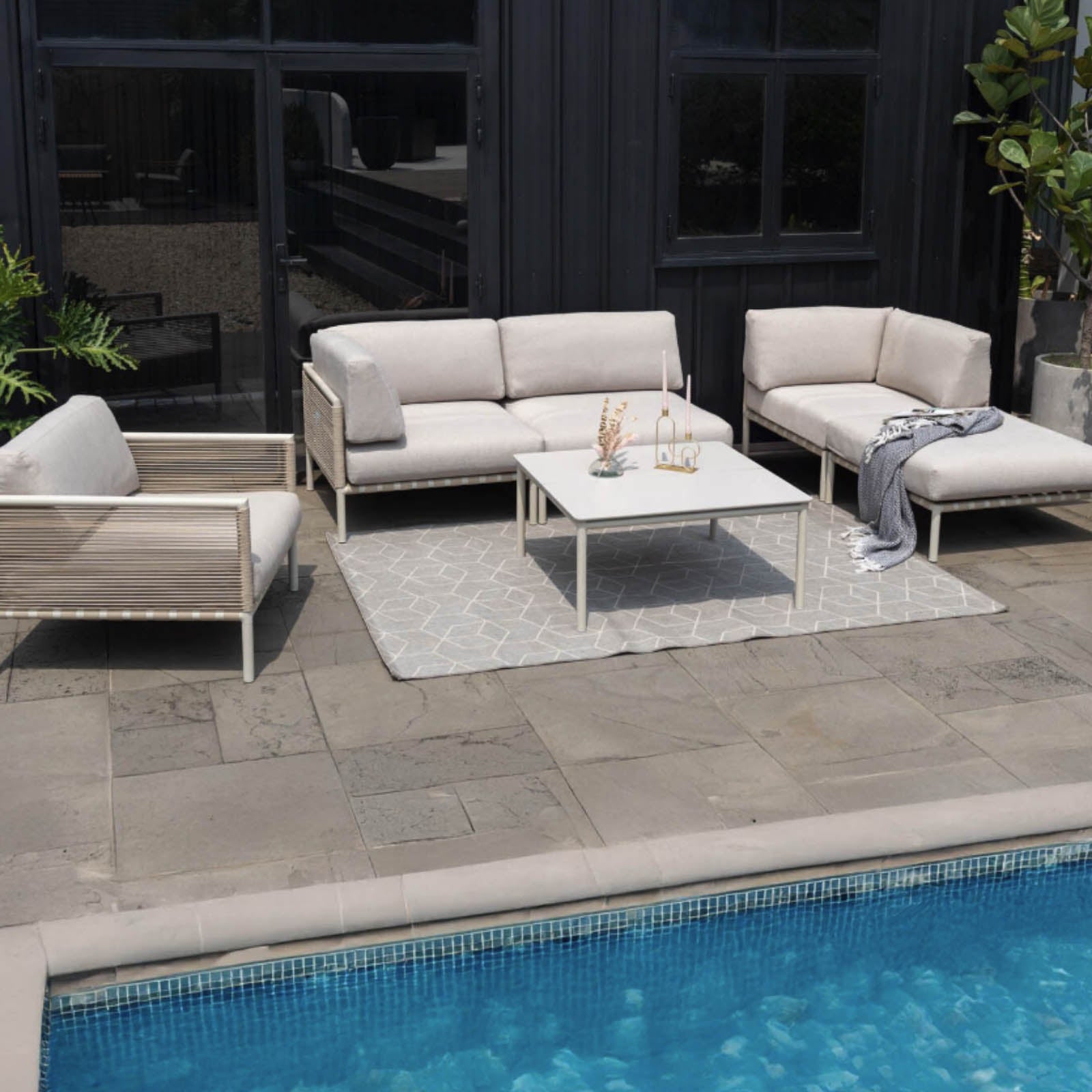 Excalibur Horizon Outdoor Corner Chair