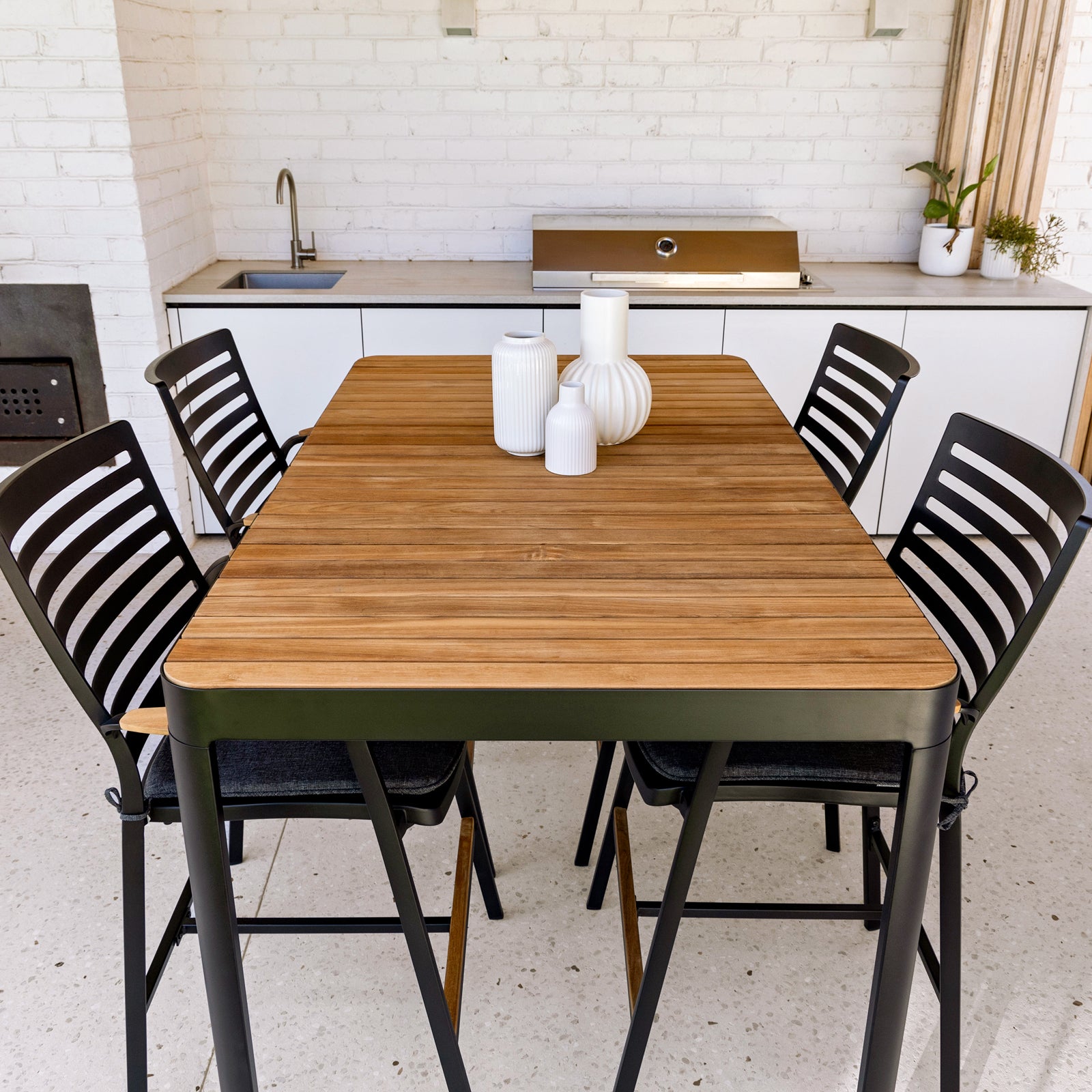 Excalibur Monico Outdoor Bar Setting with 4 Bar Chairs