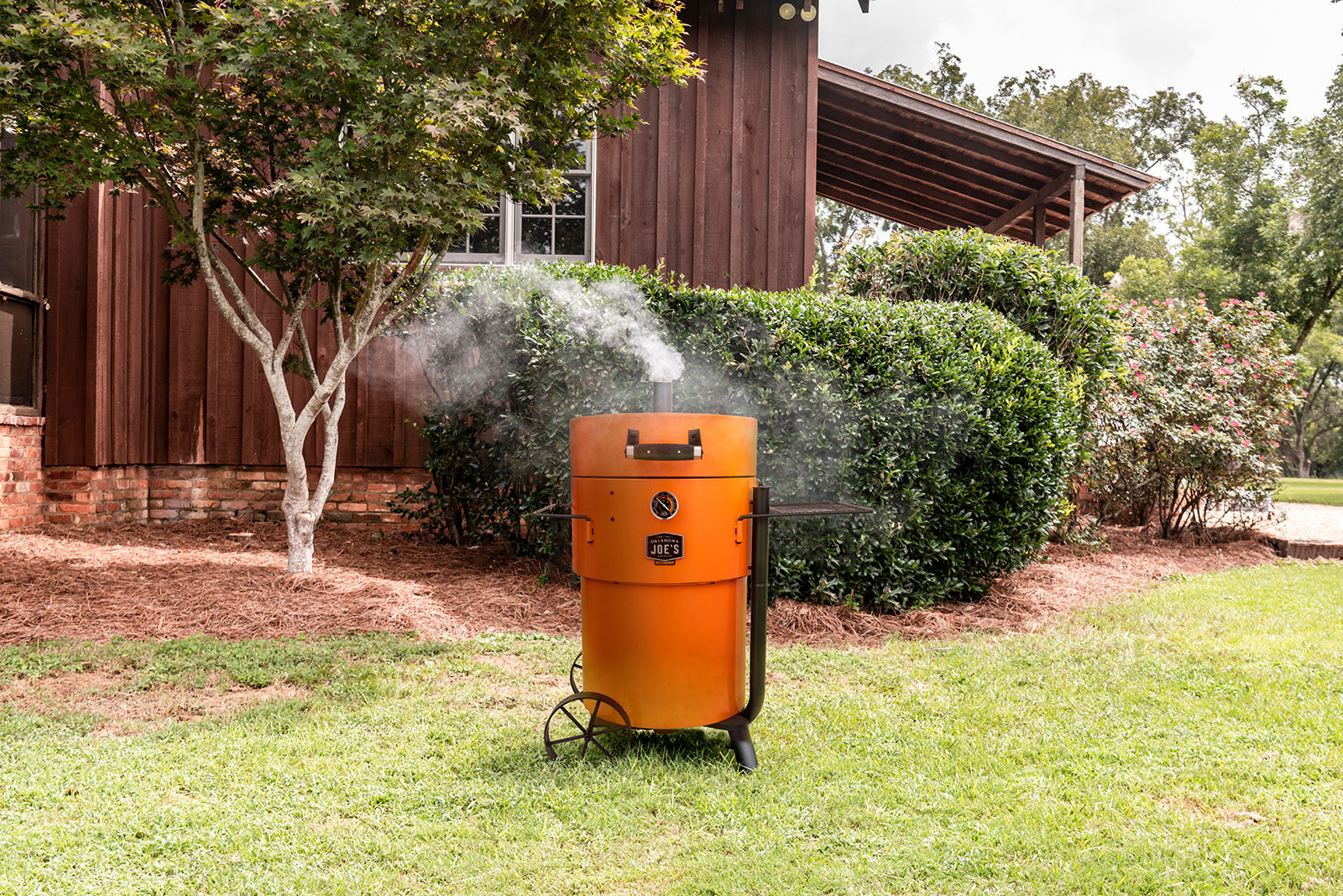 Oklahoma Joe's Bronco Pro Drum Smoker - Orange