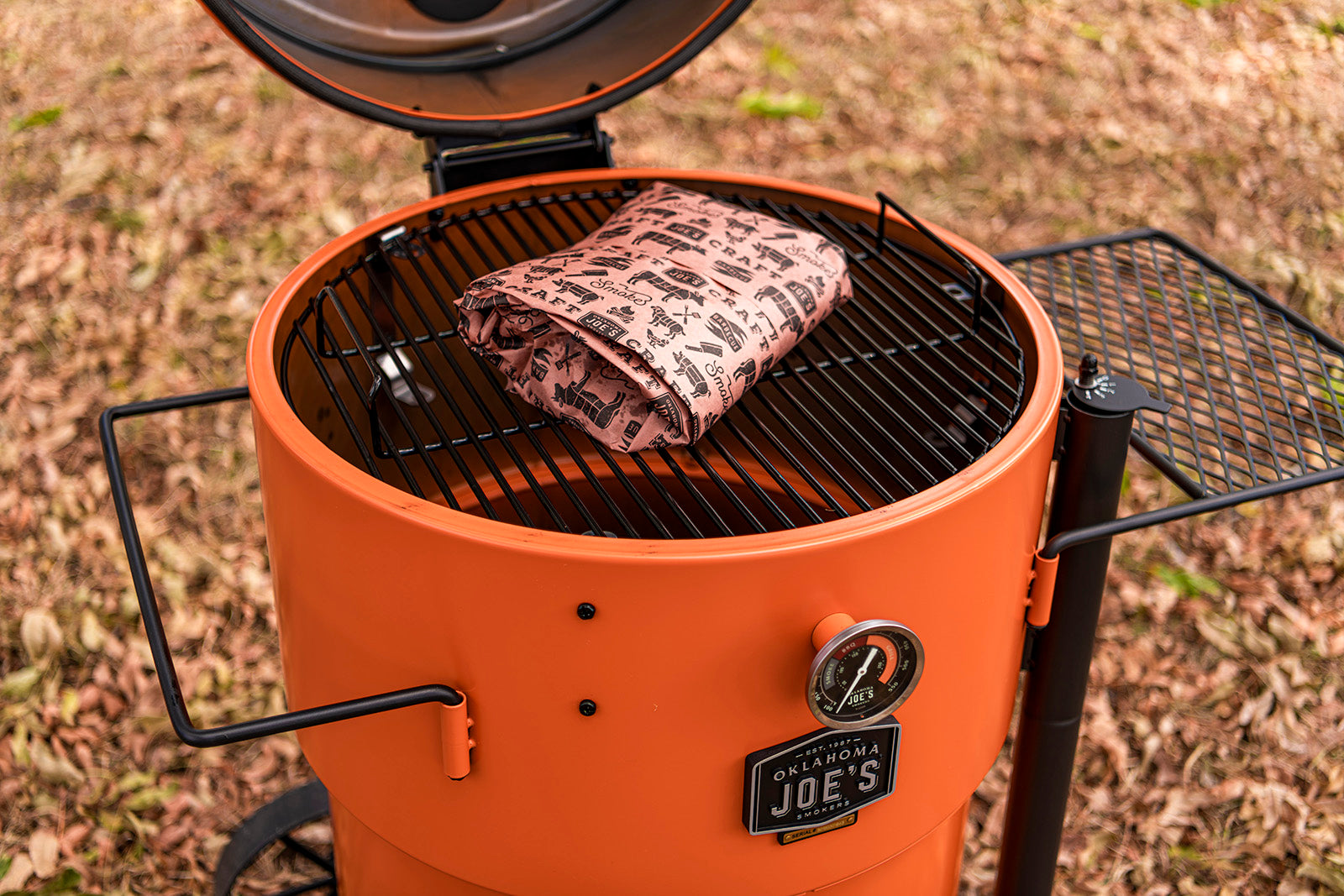 Oklahoma Joe's Bronco Pro Drum Smoker - Orange