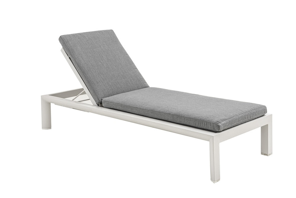 Evoke Sunlounge with Cushion