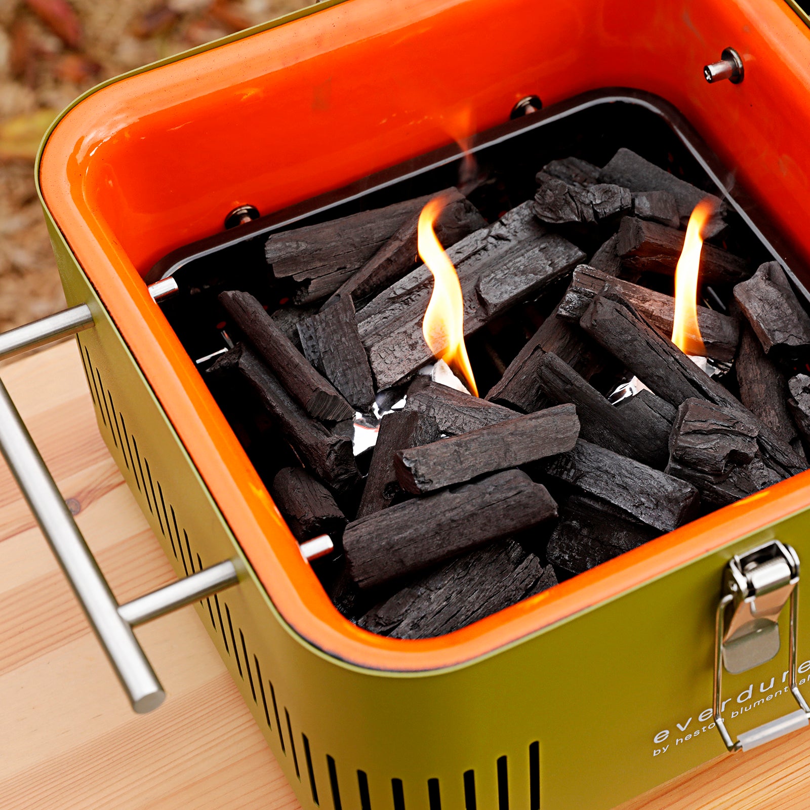 Everdure CUBE™ Portable Charcoal Barbeque