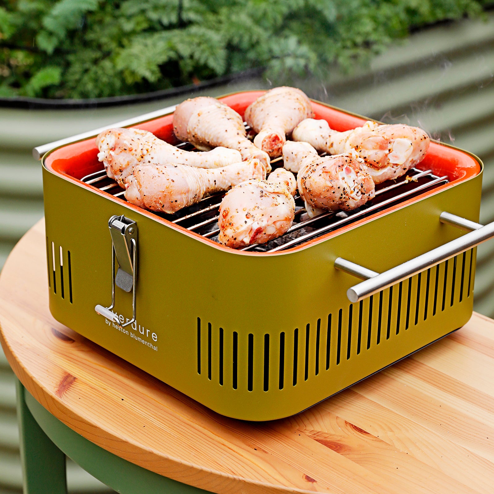 Everdure CUBE™ Portable Charcoal Barbeque