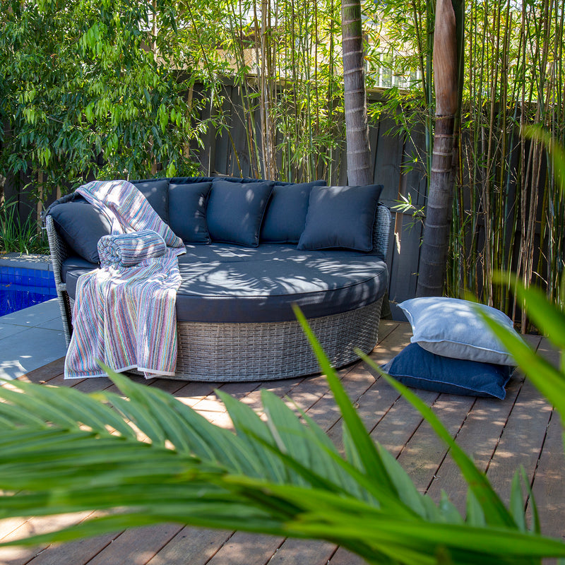 Excalibur Swivel Bed & Canopy