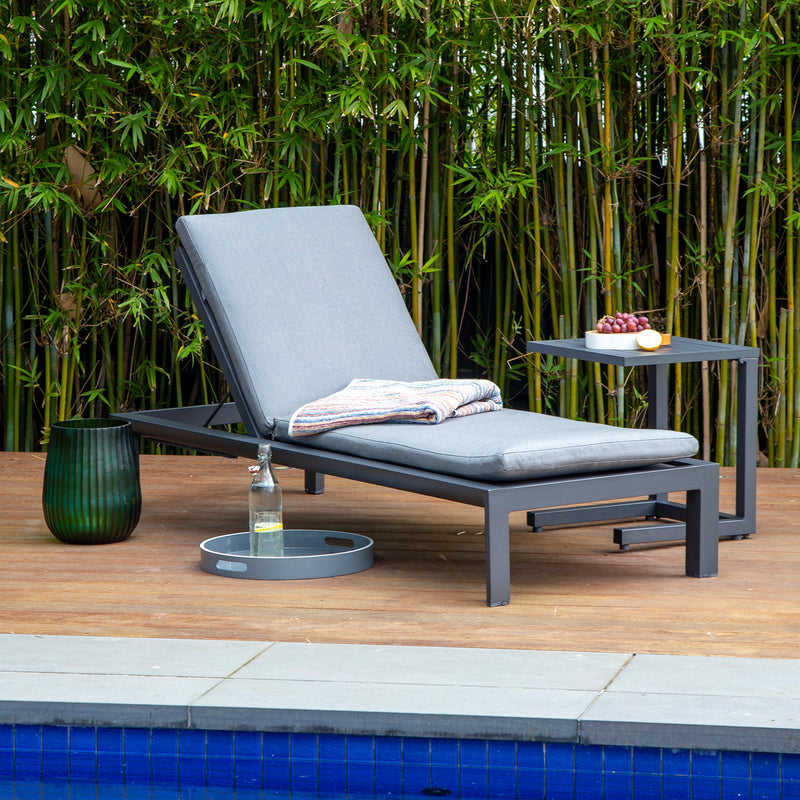 Evoke Sunlounge with Cushion